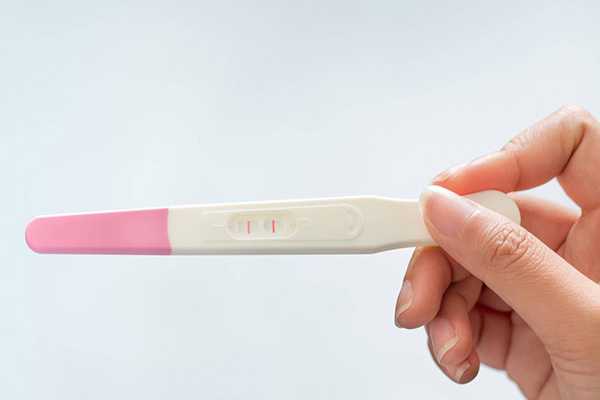验孕棒显示时间快慢和男女有关，颜色深浅预测方法超准